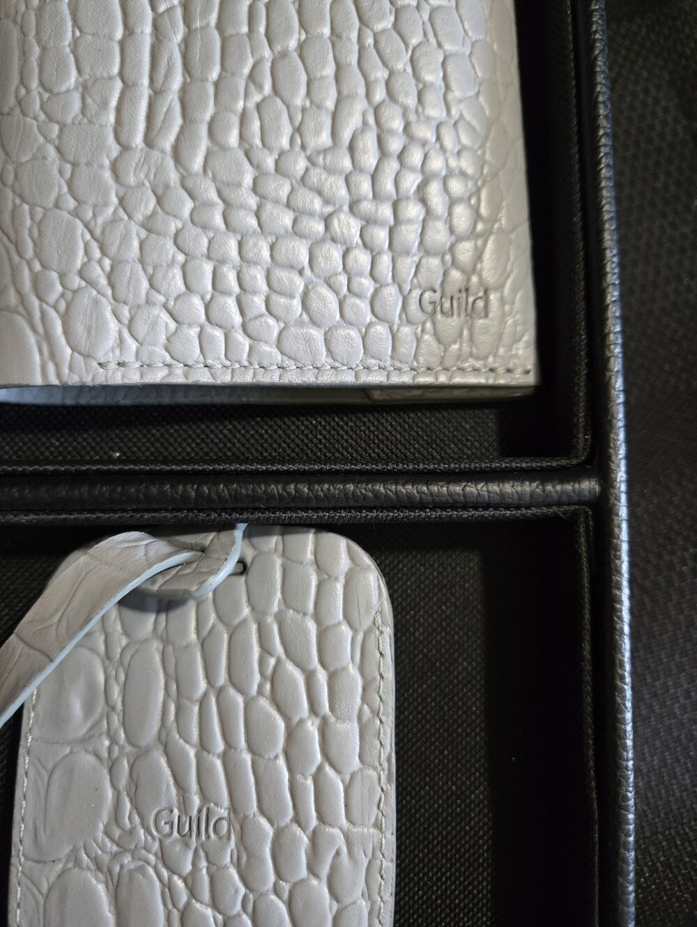 Guild Leather Croc-Embossed Wallet, Card/Passport Holder & Luggage Tag Set NIB - Picture 2 of 6